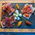 Plato mixto embutido