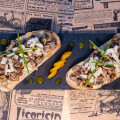 Bruschetta de champiñones y queso crudo